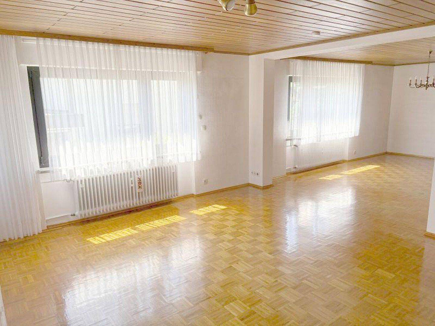 Sehr schöne 3,5 Zi-Whg mit großem Balkon und Einbauküche in Karlsruhe – Neureut, 76149 Karlsruhe (Neureut Nordstadt)