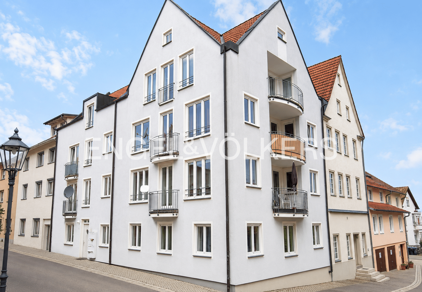 Schöne und helle 2,5 Zimmer Wohnung mit Blick über Hechingen, 72379 Hechingen