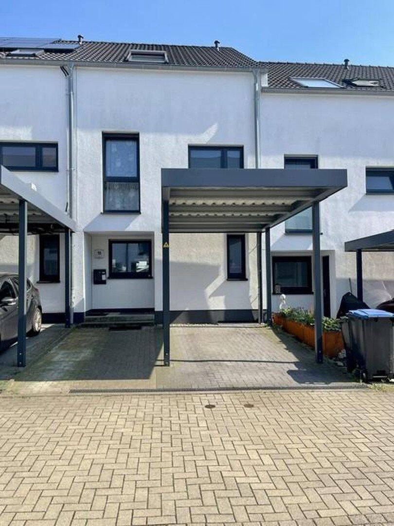 Provisionsfrei: Familienhaus in Langenfeld-Immigrath mit 4 Schlaf-/Arbeitszimmern, 40764 Langenfeld (Rhld.)