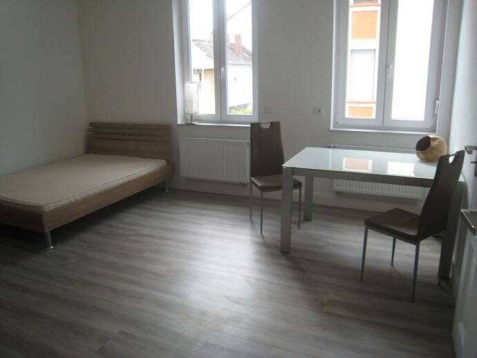 WG-Zimmer Frankfurt Griesheim (1 mi), möbliert, 3 Gehminuten zur S-Bahn, 65933 Frankfurt am Main (Griesheim)
