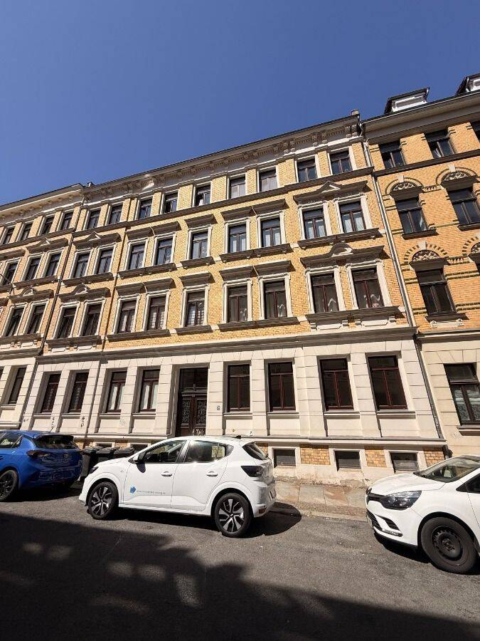 * 2 – Zimmer mit Laminat und Balkon – frei ab sofort *, 4177 Leipzig (Altlindenau Lindenau)