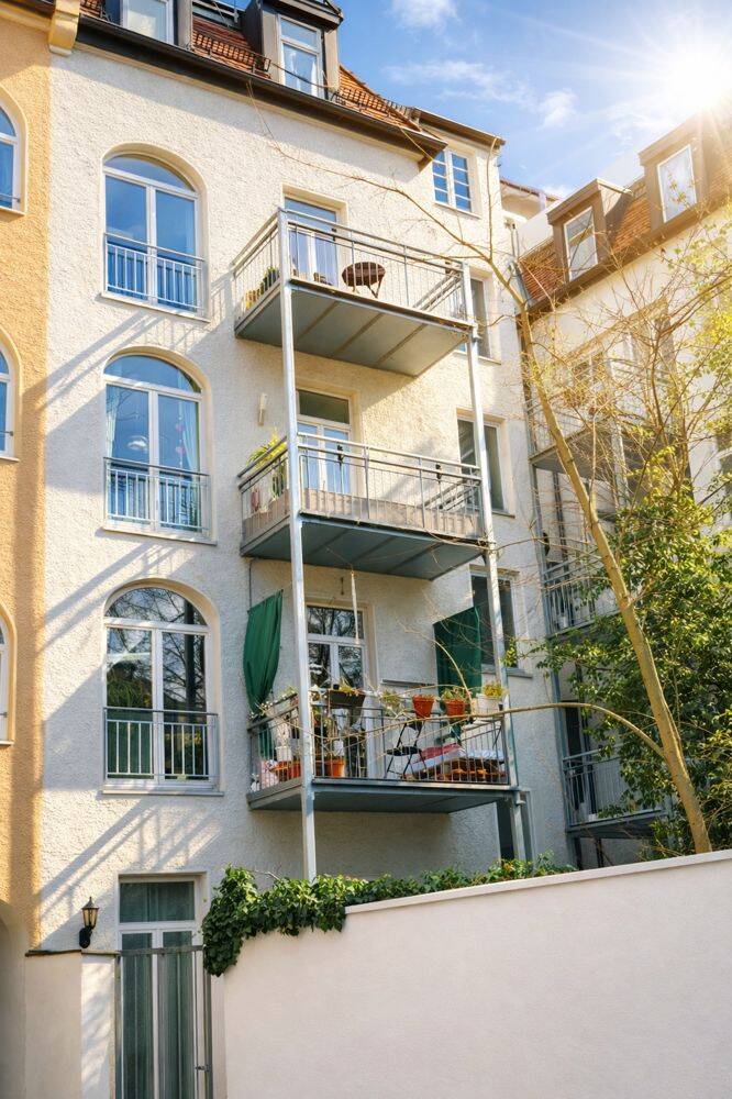 Altbau-Perle in Augsburg Innenstadt – Balkon, Aufzug & sofort bezugsfrei, 86150 Augsburg (Innenstadt)
