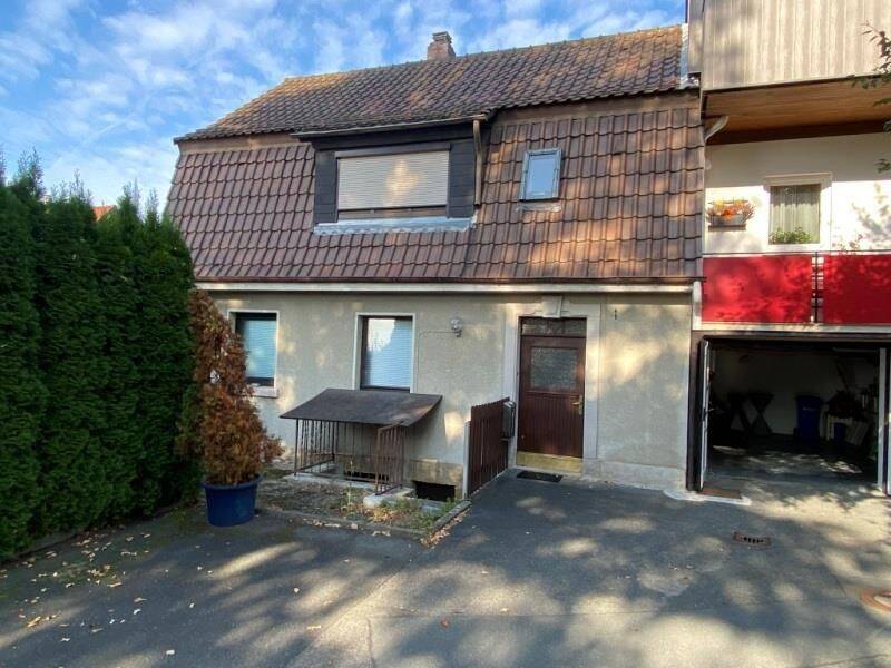 Zwangsversteigerung: Für Schnäppchenjäger & Handwerker – Doppelhaushälfte mit Garten, 95326 Kulmbach
