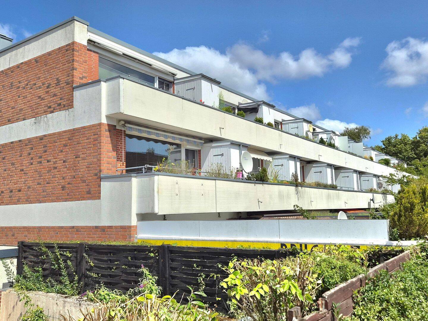 Sanierte 1-Zimmerwohnung mit Terrasse und kleinem Gartenanteil, 23560 Lübeck (Moisling Sankt Jürgen)