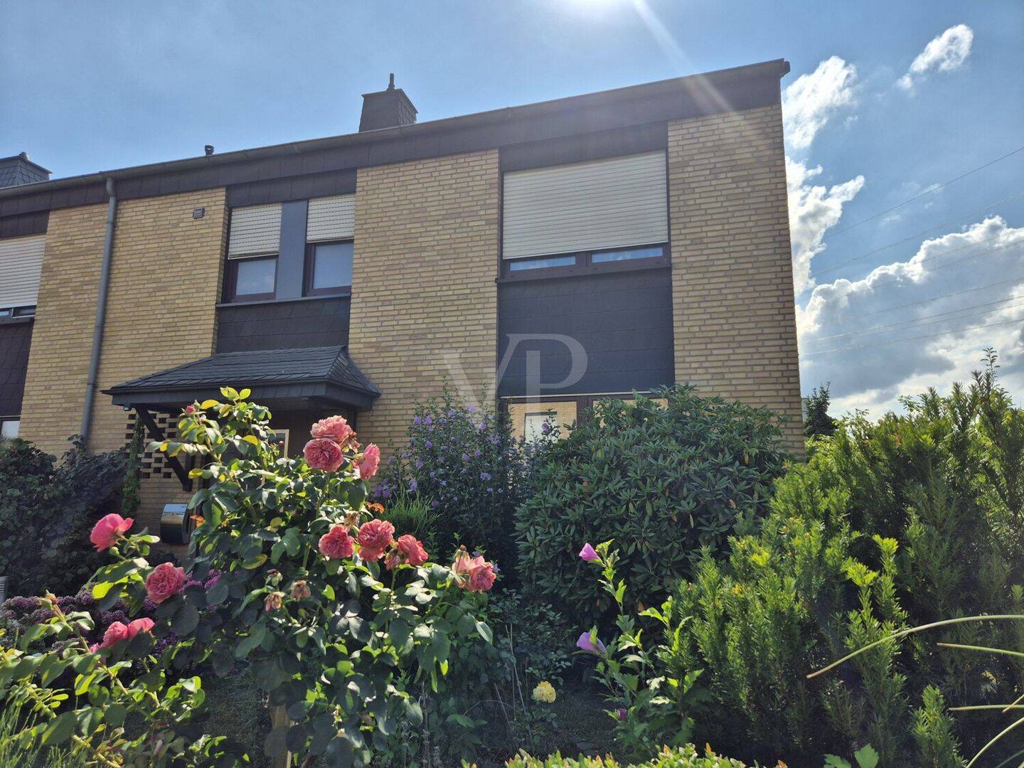 Familienfreundliches Reihenendhaus auf großzügigem Eckgrundstück, 58708 Menden (Sauerland)