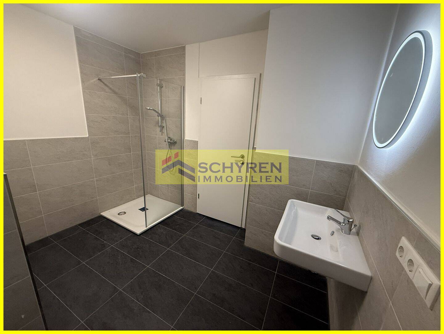 Bezugsfrei & umfassend modernisiert – attraktive 3-Zimmer-Wohnung mit Stellplatz, 86154 Augsburg (Oberhausen)