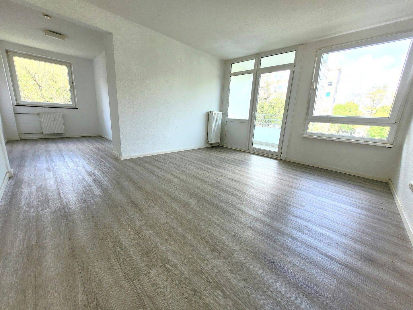 Frisch für Sie renoviert! Tolle 2-Zimmer-Wohnung mit Balkon, 45279 Essen (Freisenbruch Horst)