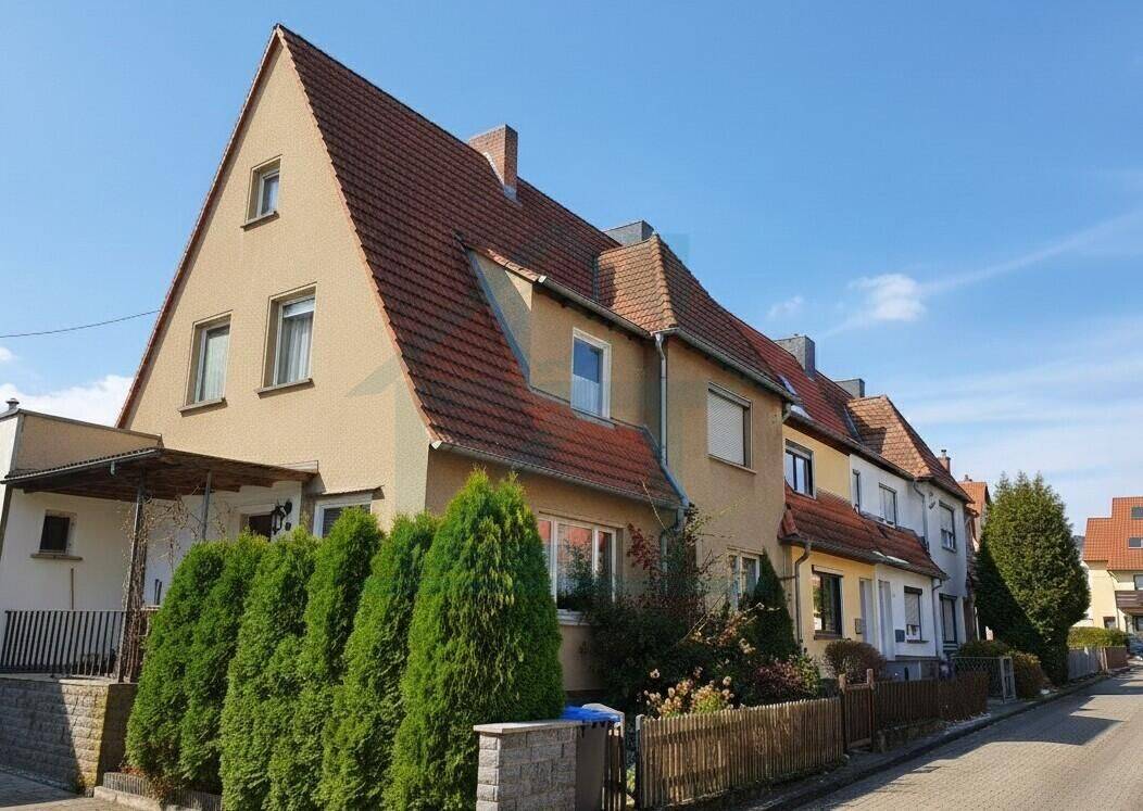 Reihenendhaus mit 101 m² Wohnfläche und gesamt 401 m² inklusive Grundstück in Kahla, 7768 Kahla