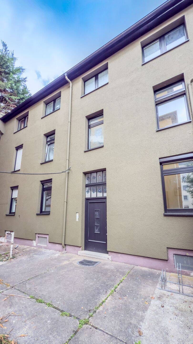 GELEGENHEIT IM NORDEND AM HOLZHAUSENPARK: EG-Wohnung im Hinterhaus mit Hoffläche zu verkaufen…sofort frei!, 60318 Frankfurt am Main (Innenstadt Nordend-Ost Nordend-West)
