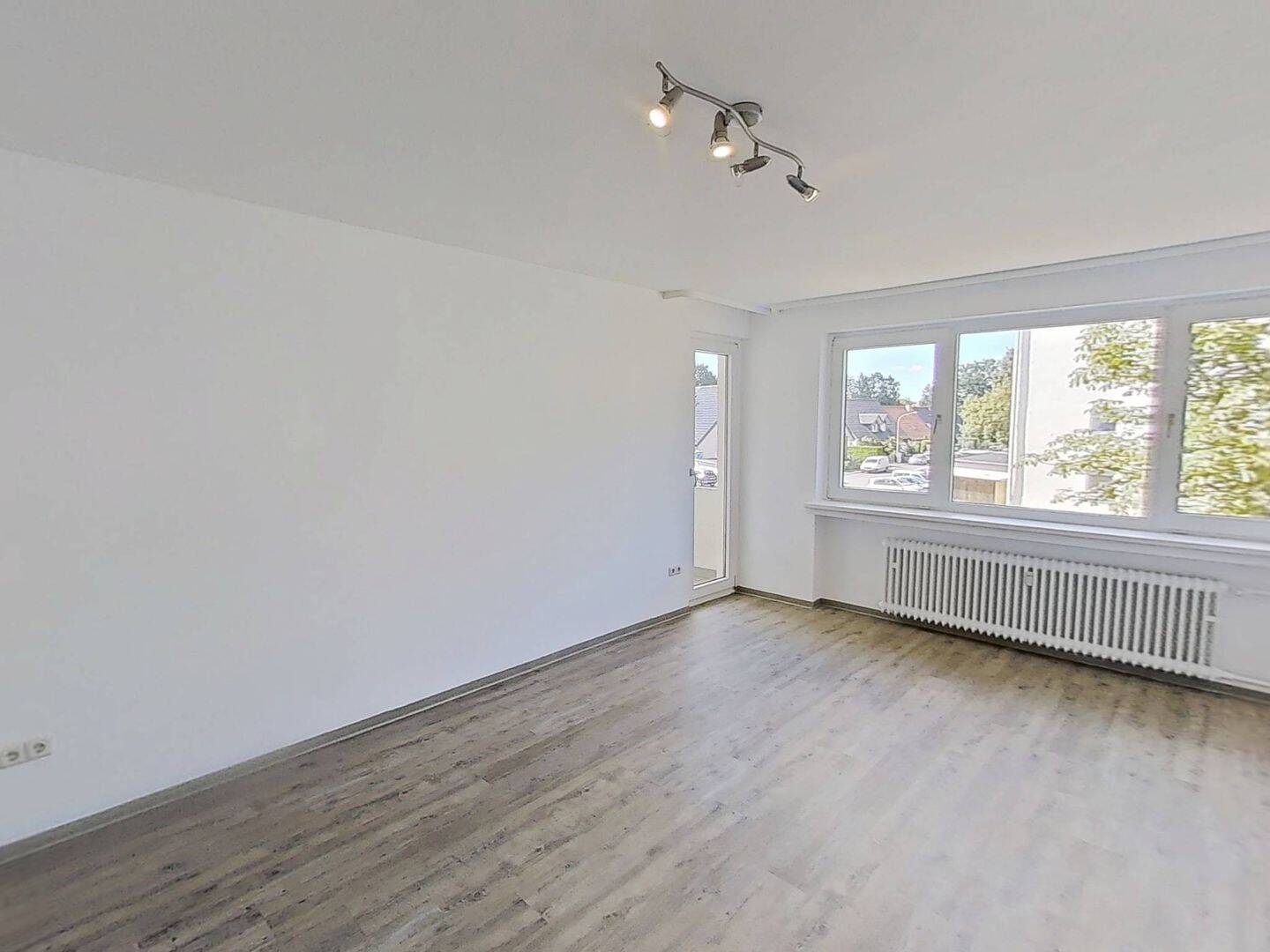 Viel Raum zum Leben: Gepflegte 4-Zimmer-Wohnung mit Balkon, Einbauschränken & 2 Bädern, 33104 Paderborn