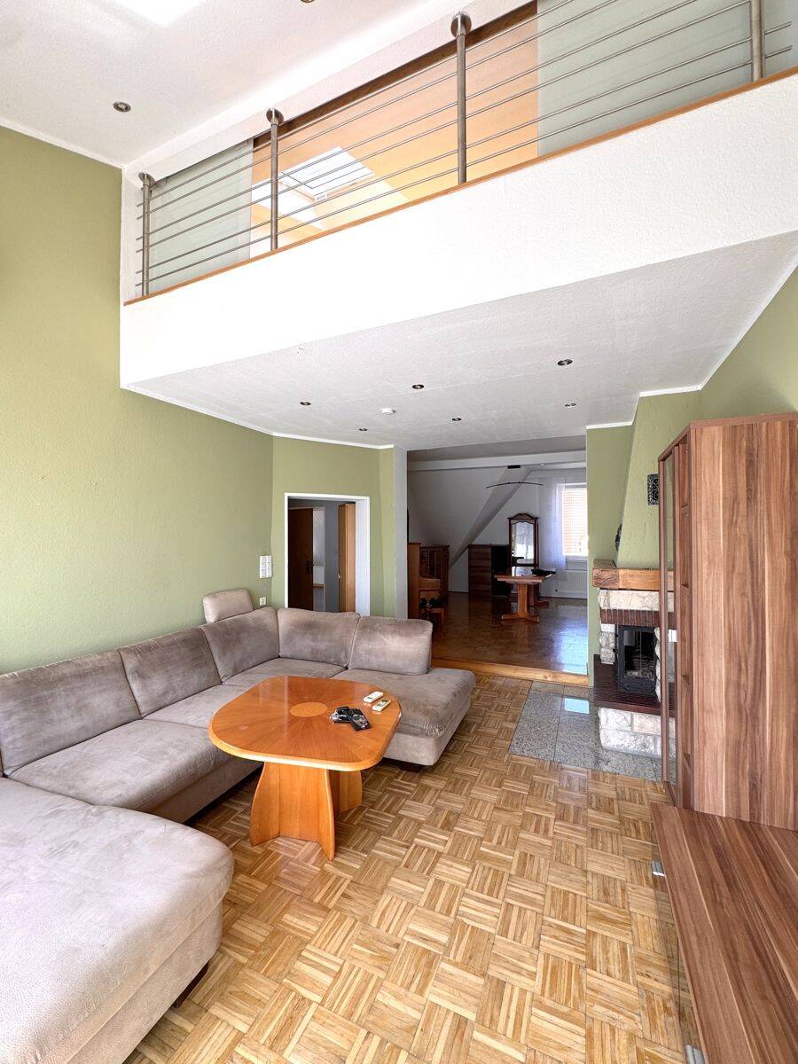 gepflegte Maisonettewohung mit großem Sonnenbalkon, 45356 Essen