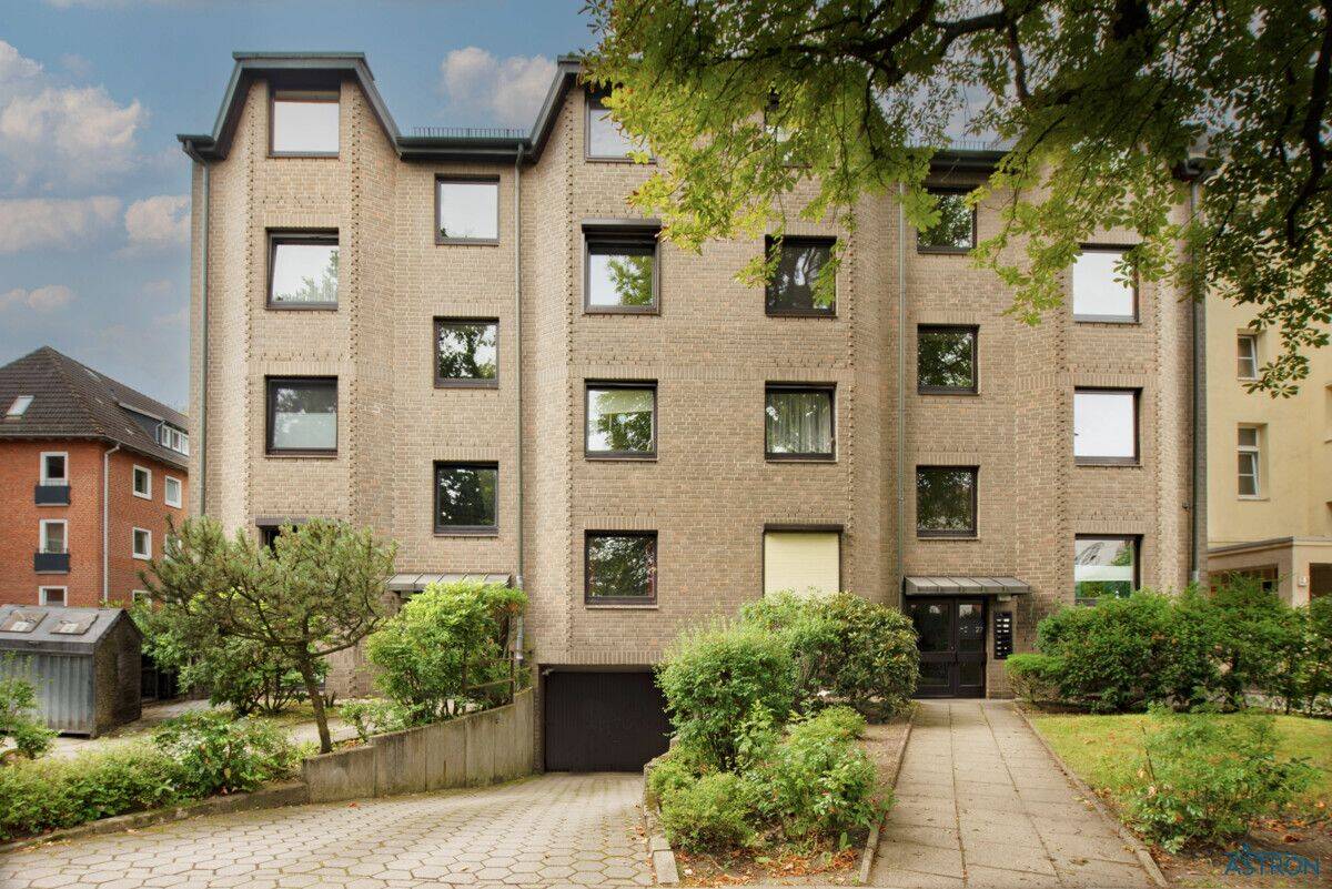 Charmante 2-Zi.-Dachgeschosswohnung mit Balkon und Tiefgaragenstellplatz, 22761 Hamburg (Altona Bahrenfeld)