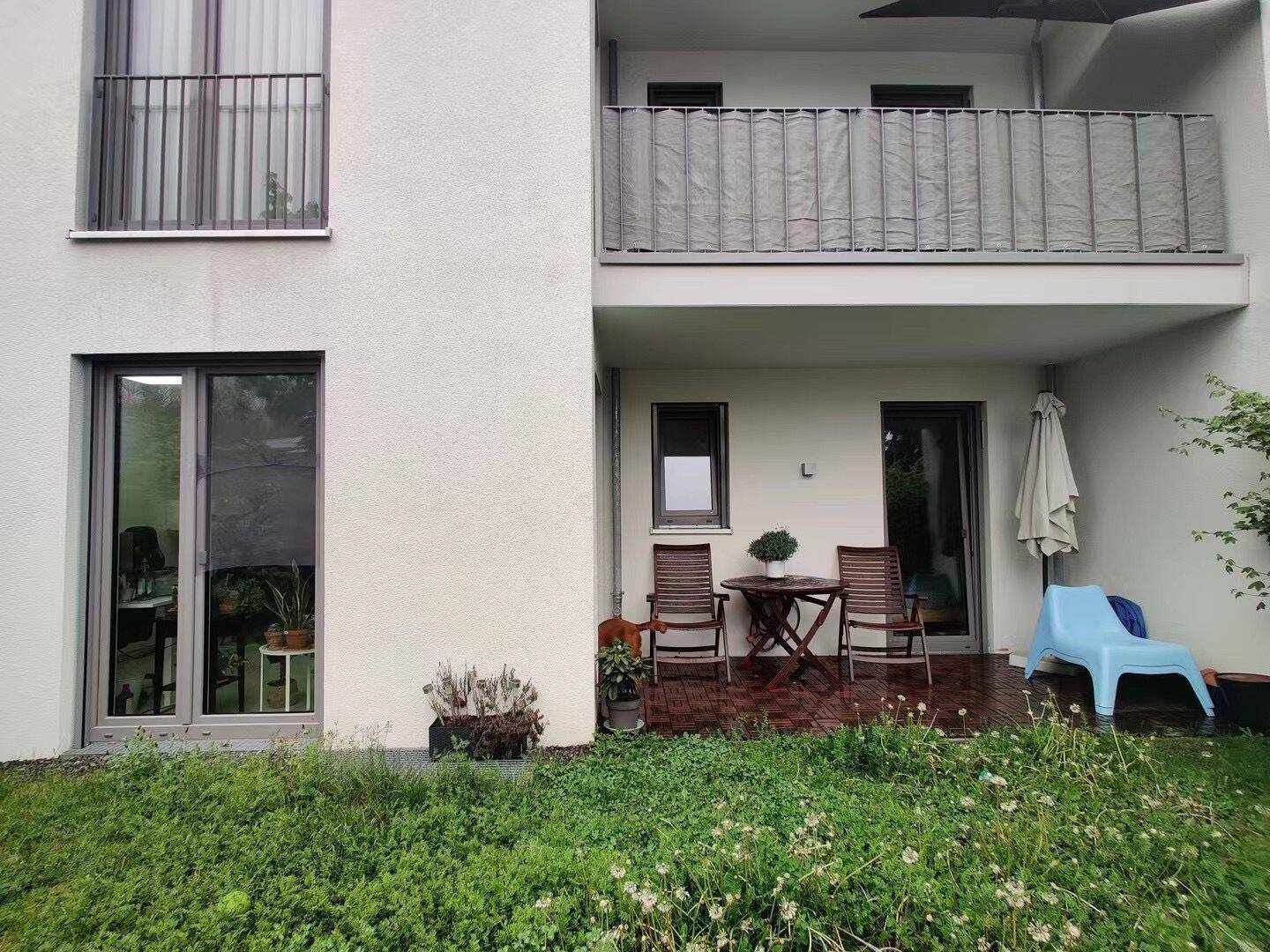 Lichtdurchflutete 2-Zimmer-EG-Wohnung mit überdachter Terrasse & 40m² Süd-Garten in Freimann Zwischenmiete, 80939 München (Milbertshofen-Am Hart Schwabing-Freimann)