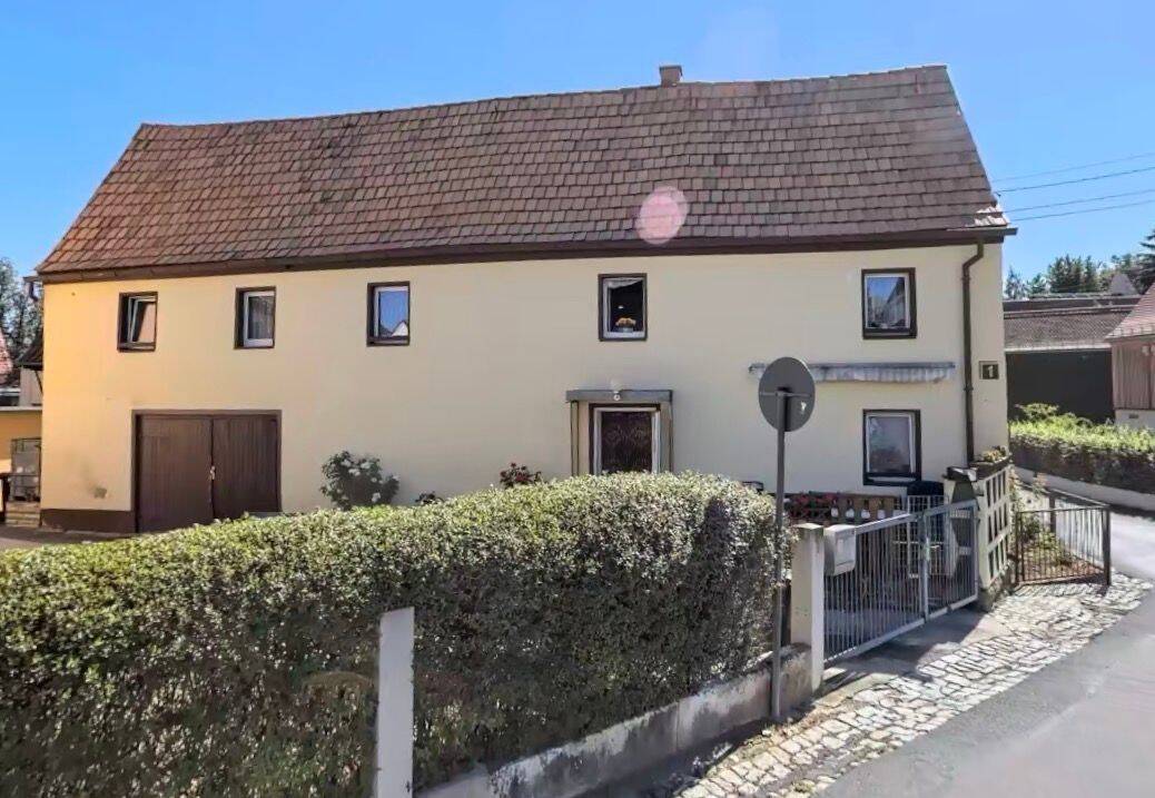 Sanierungswürdiges mit viel Potential – Einfamilienhaus in zentraler und ruhiger Lage von Heidenau, 1809 Heidenau