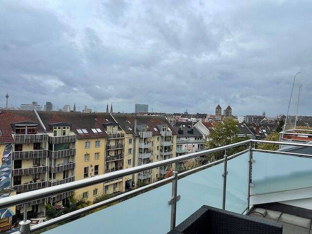 Möblierte 2-Zimmer-Terrassenwohnung mit Weitblick über Düsseldorf, 40233 Düsseldorf (Flingern Nord Flingern Süd Lierenfeld Oberbilk Stadtmitte)