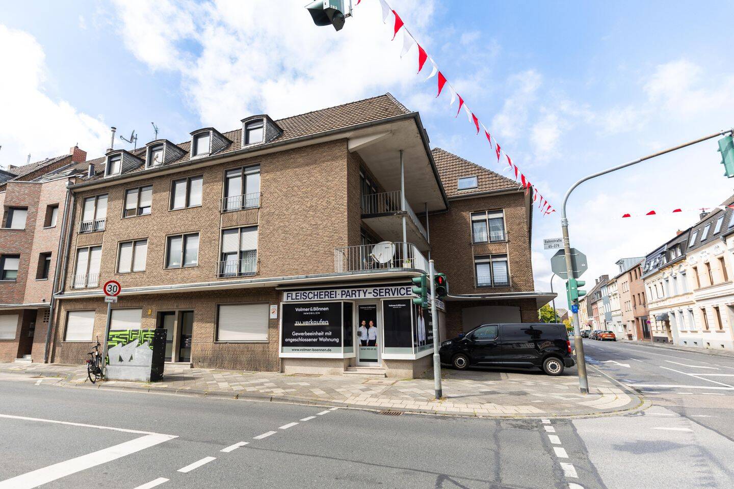 Ca. 168 m² Gewerbefläche: Verkaufsraum, Produktionsbereich und abgetrennter 2-Zimmer-Wohnung, 41069 Mönchengladbach (Dahl Hehn Holt Ohler)