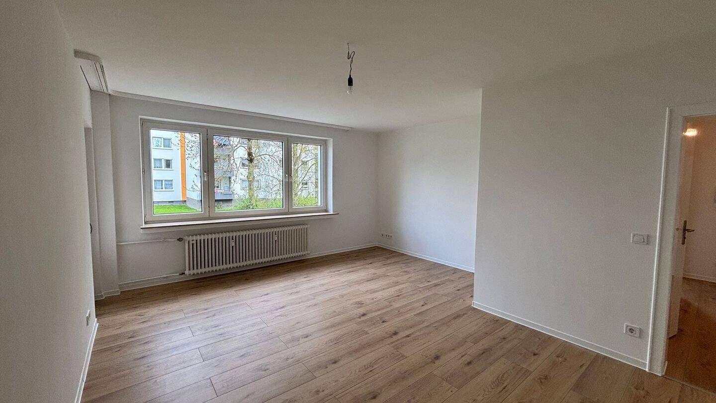 Großzügige frisch renovierte 3-Zimmer-Wohnung mit Balkon!!!, 45527 Hattingen