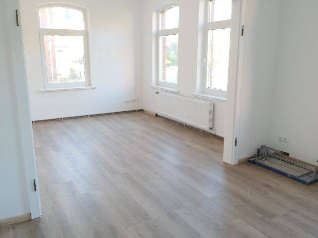 2026 renovierte 3 Zi.-Erdgeschoss-Whg. mit mgl. großer Pferdewiese oder über 300m² Hallenfläche!, 31840 Hessisch Oldendorf