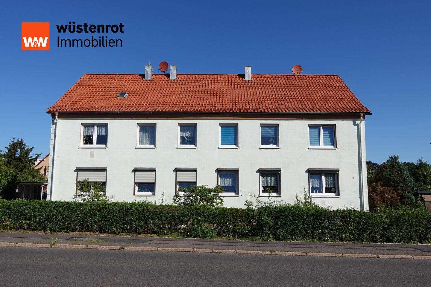 Gepflegte Eigentumswohnung mit Doppelgarage und ca. 600 m² Freizeitgrundstück, 99891 Bad Tabarz