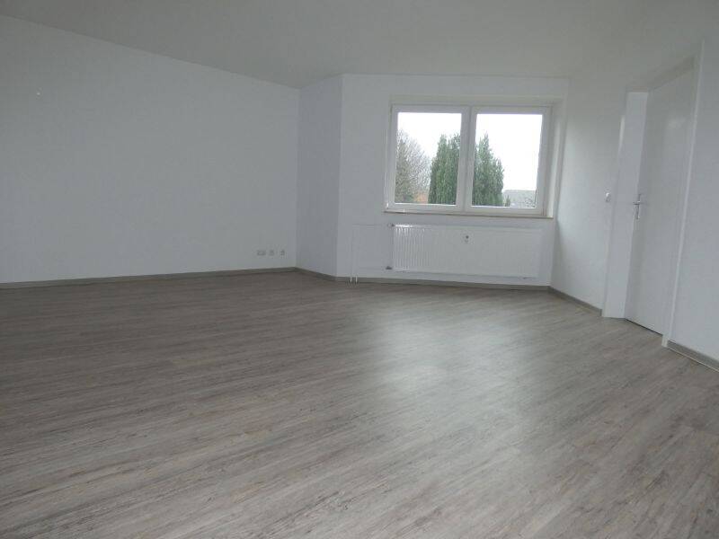 *** Gartenanmietung möglich! Modernisierte 4-Zimmerwohnung in attraktiver Lage! ***, 45355 Essen (Bergeborbeck Bochold Borbeck-Mitte)