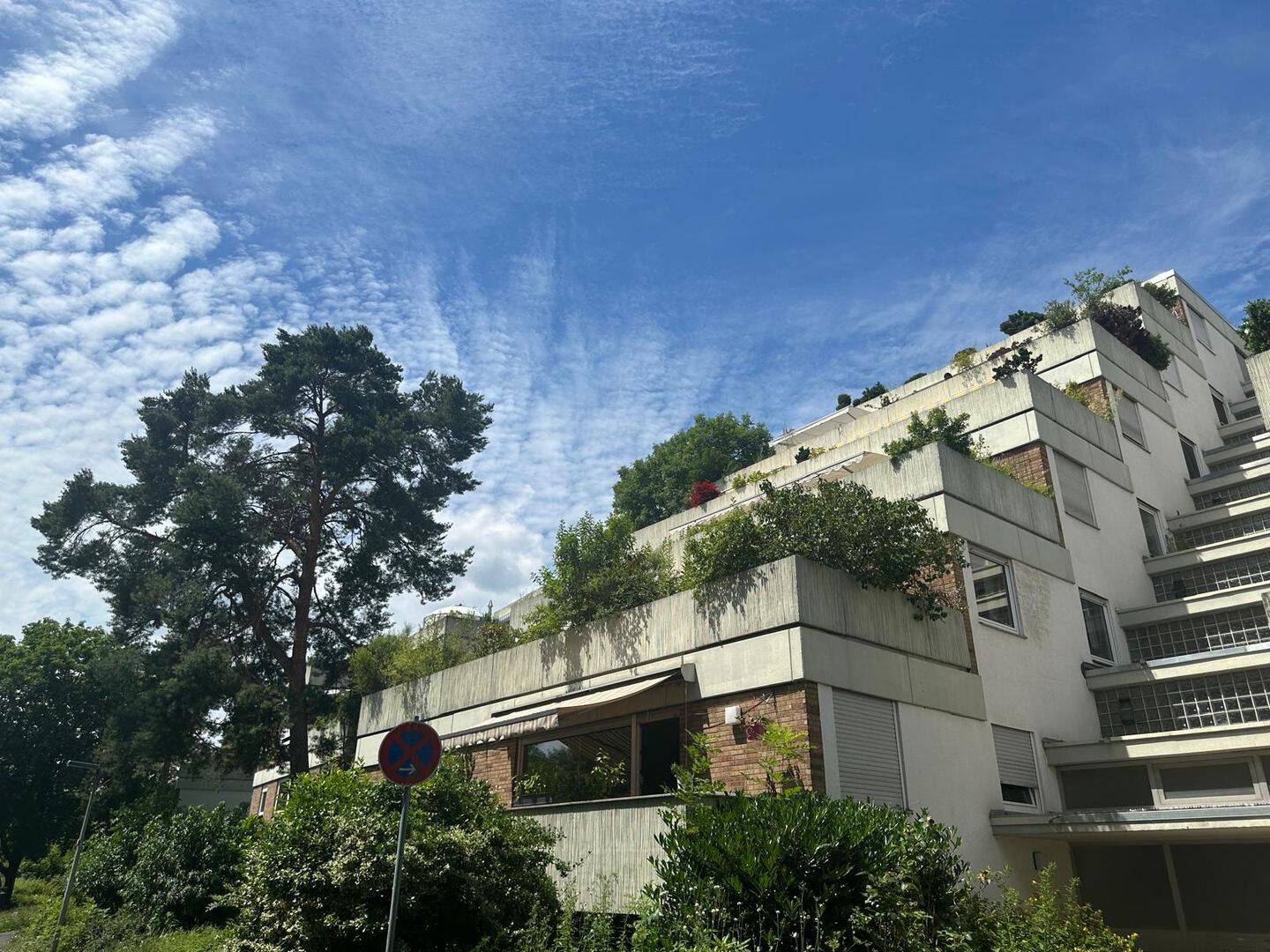 Sonnige Wohnung mit großer Terrasse, Schwimmbad , Sauna direkt an der Fulda, 34125 Kassel
