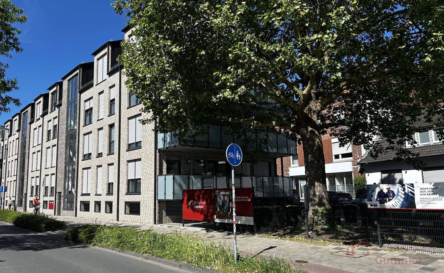 IMMOBILIEN GUMNIOR präsentiert: Moderne 2-Zimmer-Wohnung mit Einbauküche, 48429 Rheine