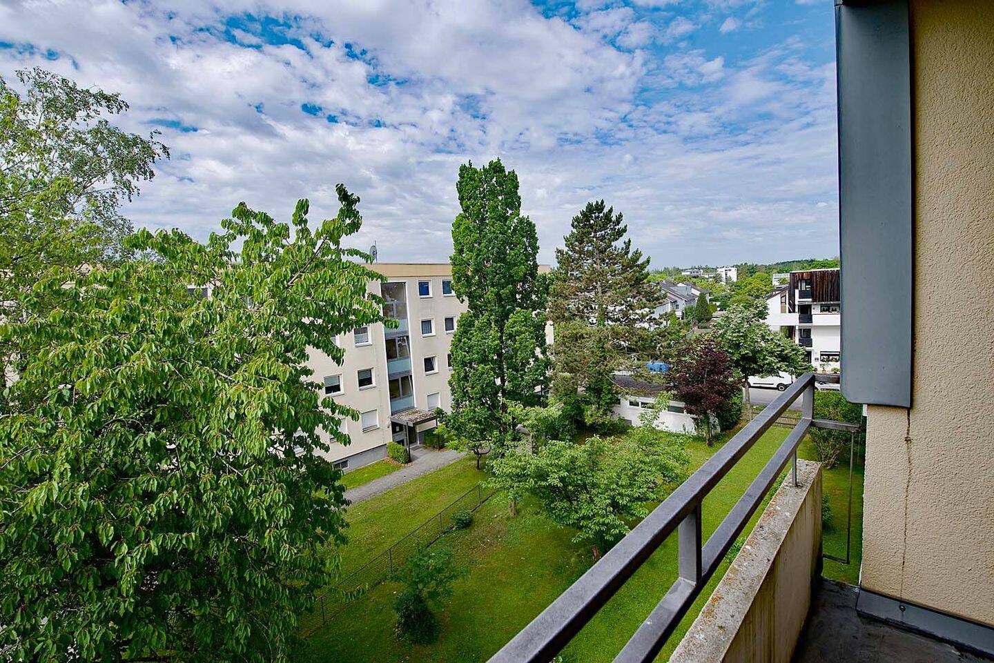 Hübsche Etagenwohnung – ganz oben mit Balkon, 82256 Fürstenfeldbruck