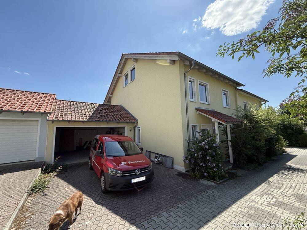 Doppelhaushälfte mit Doppelgarage in ruhiger Lage, 94351 Feldkirchen