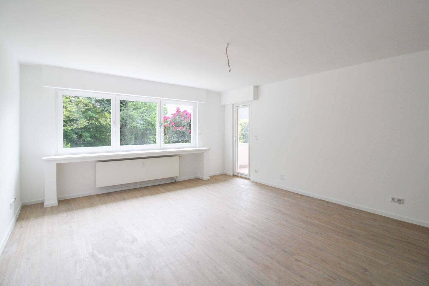 Bereit zum Einziehen! Bezugsfertige 2,5 Zi-Wohnung mit Tiefgaragenstellplatz, 45277 Essen (Überruhr-Hinsel Überruhr-Holthausen)