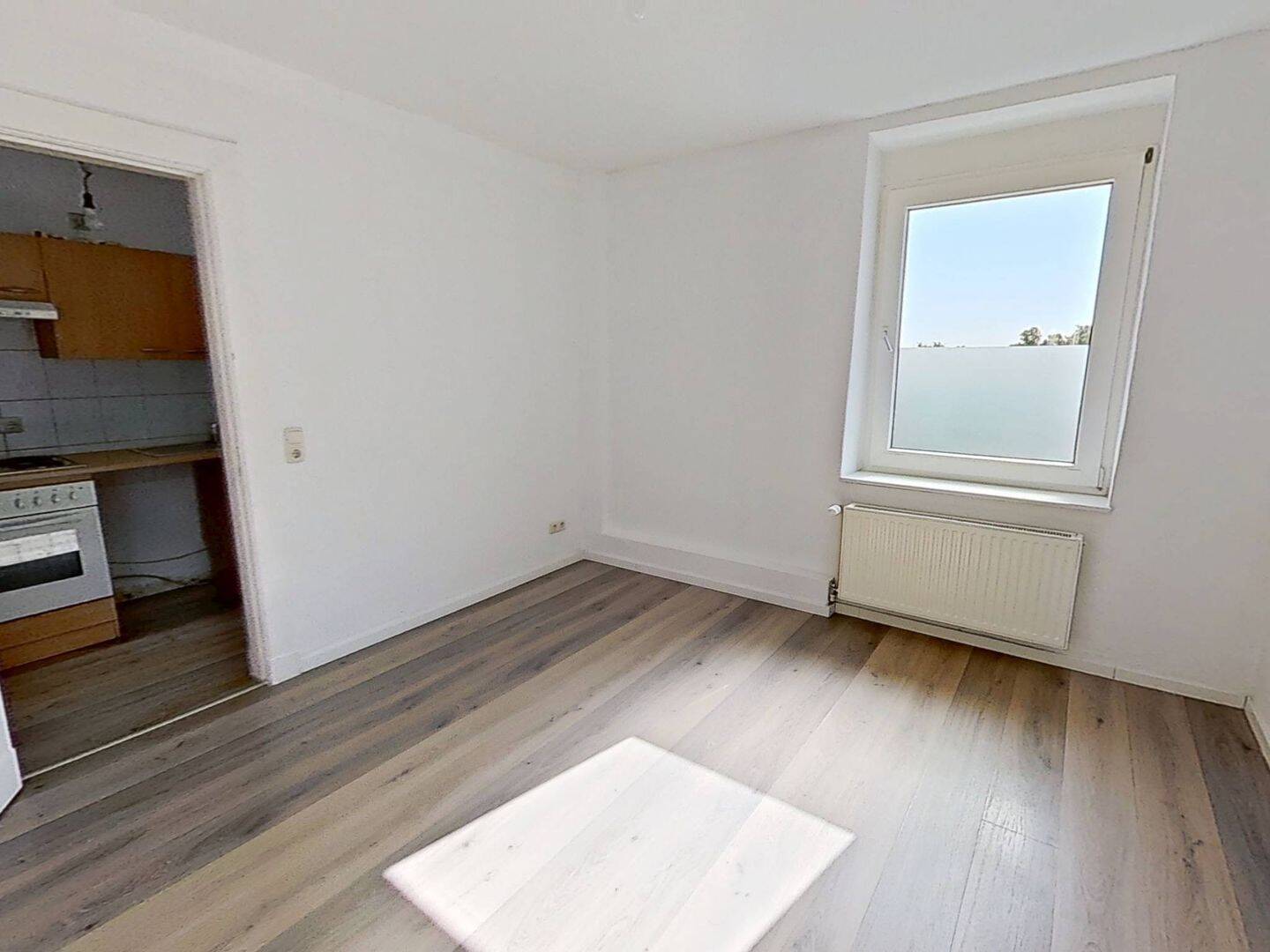 Zentral & ruhig zugleich: Hell geschnittene 2-Zimmer-Dachgeschosswohnung in Neumünster, 24534 Neumünster (Innenstadt)