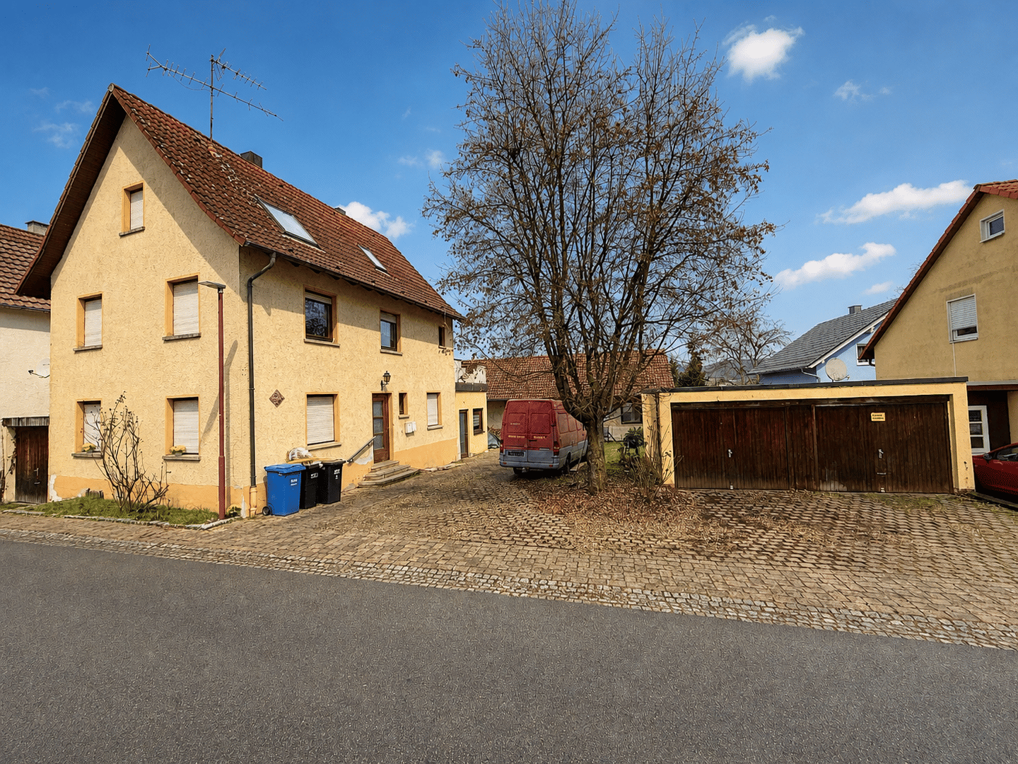 Neu in Gundelsheim mit direktem Neckarblick: Bestandsimmobilie mit zwei Bauplätzen, 74831 Gundelsheim