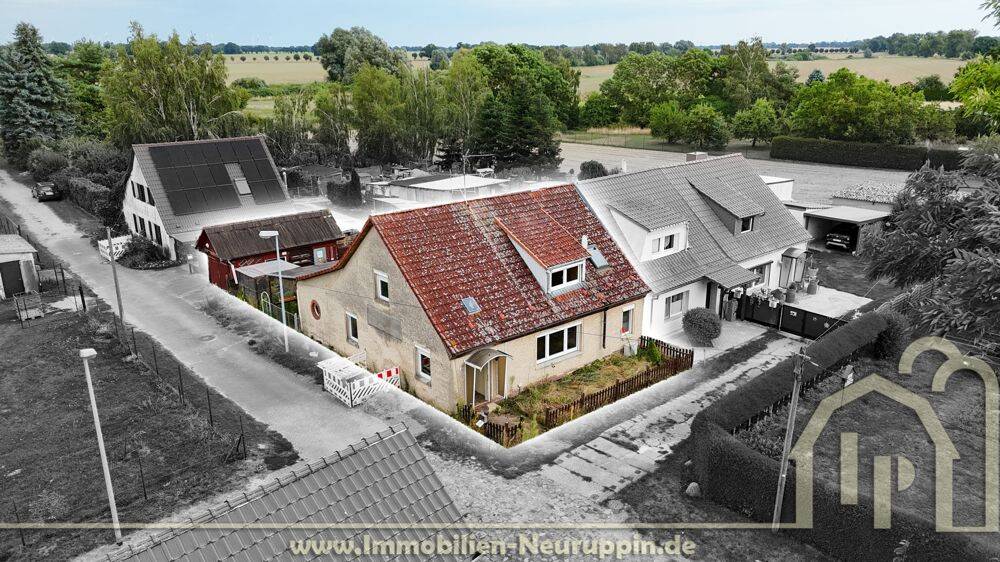 Doppelhaushälfte mit Terrasse und Garage in ländlicher Lage von Küdow, sanierungsbedürftig, 16845 Fehrbellin