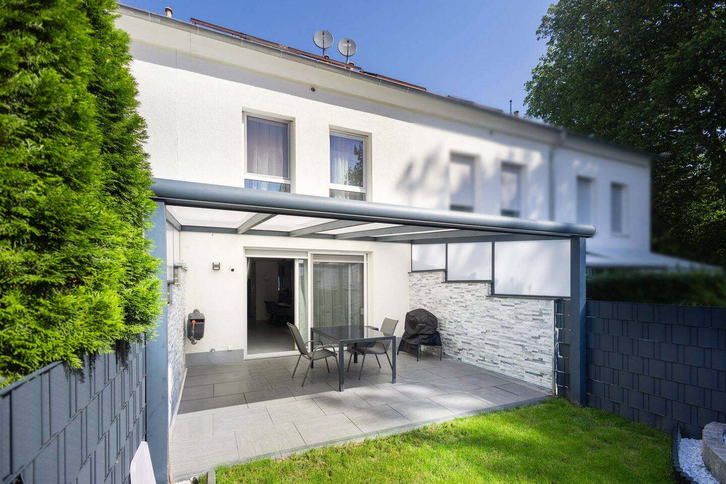 Modernes Reihenmittelhaus mit Garten – durchdachte Raumaufteilung, hoher Wohnkomfort & zwei Carports, 44329 Dortmund