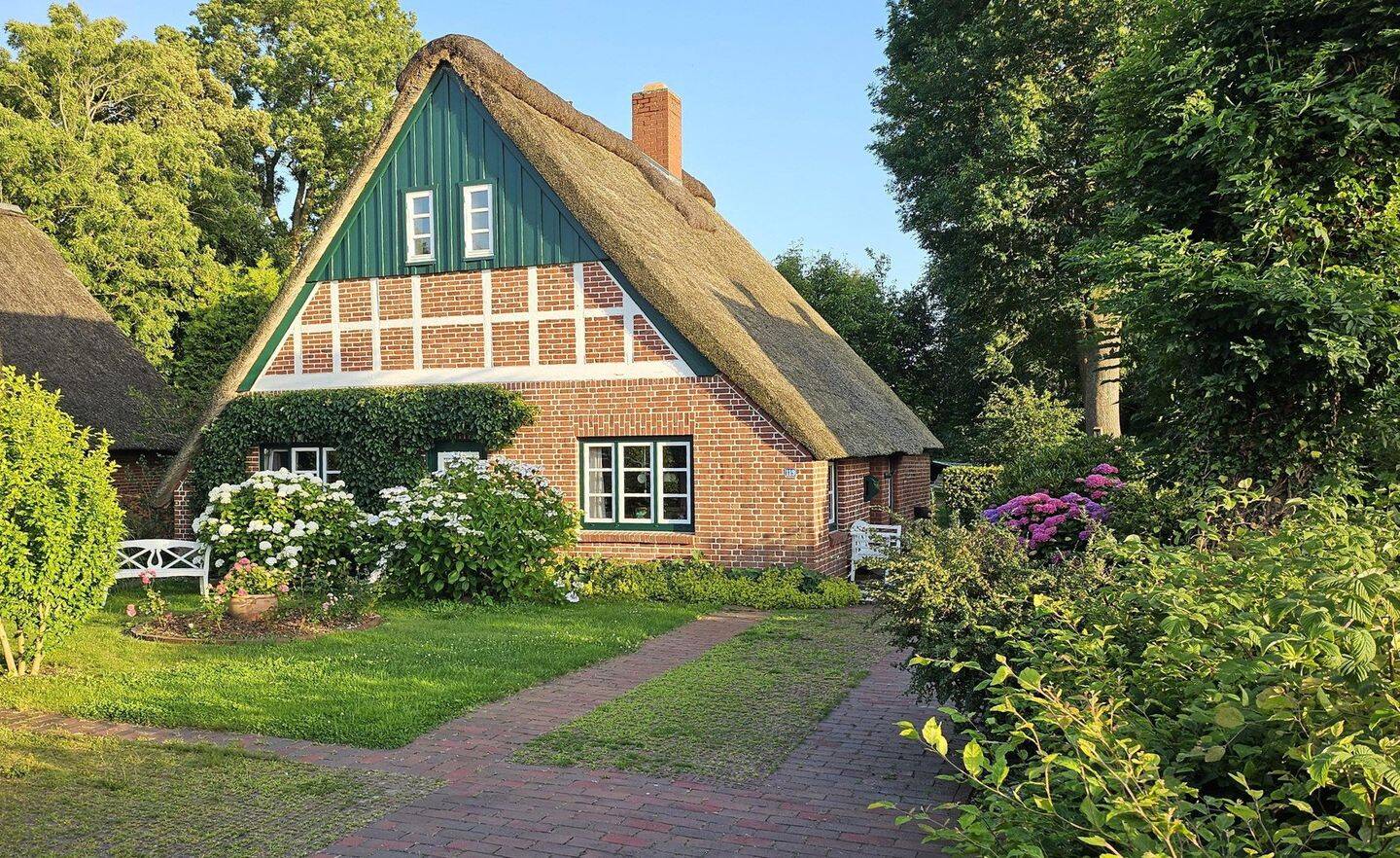 Von privat: Modernisiertes historisches Reetdachhaus in idyllischer Lage, 21730 Balje