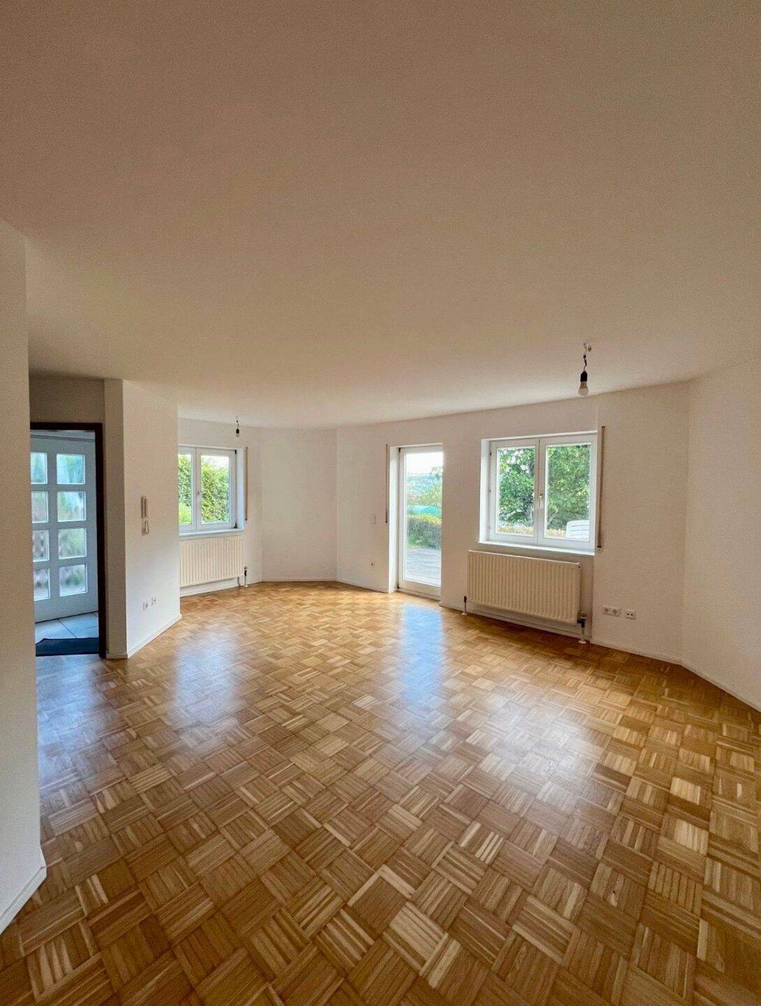 Helle 2-Zimmer-Einliegerwohnung mit Terrasse in Immendingen, 78194 Immendingen