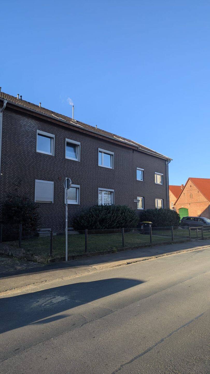 Gut geschnittene Dachgeschosswohnung, 30890 Barsinghausen