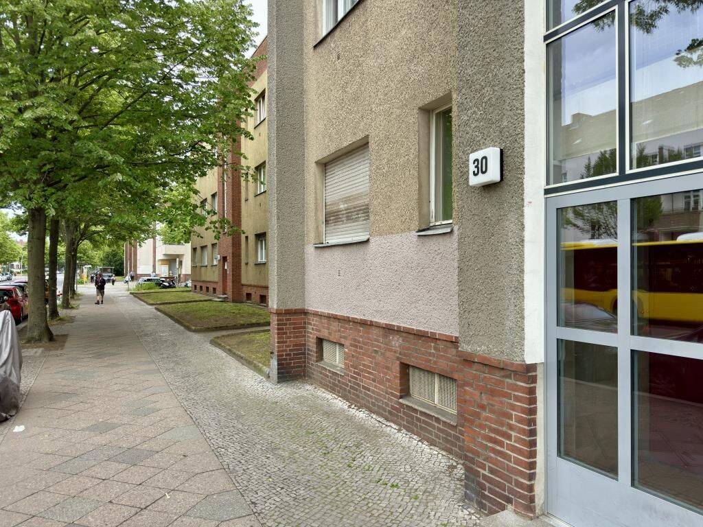 sanierungsbedürftige 2-Zimmer-Wohnung mit Balkon – jetzt Nebenkosten sparen!, 13509 Berlin (Reinickendorf)