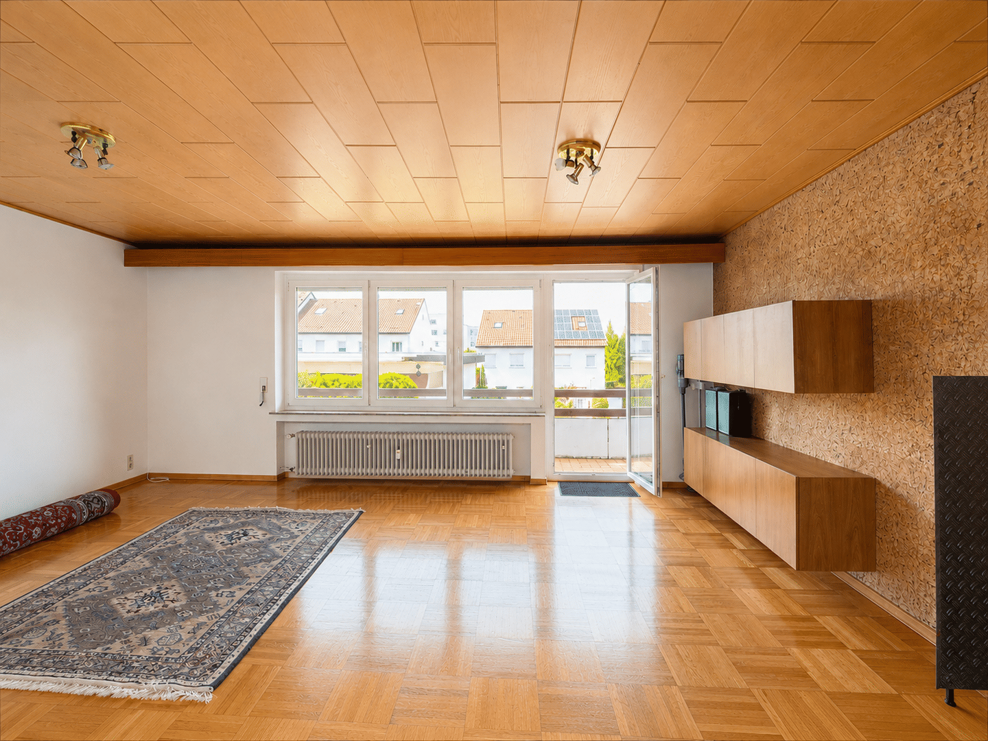 Großzügige 2,5 Zimmer-OG-Wohnung mit tollem Balkon, Garage in ES-Berkheim, 73734 Esslingen am Neckar