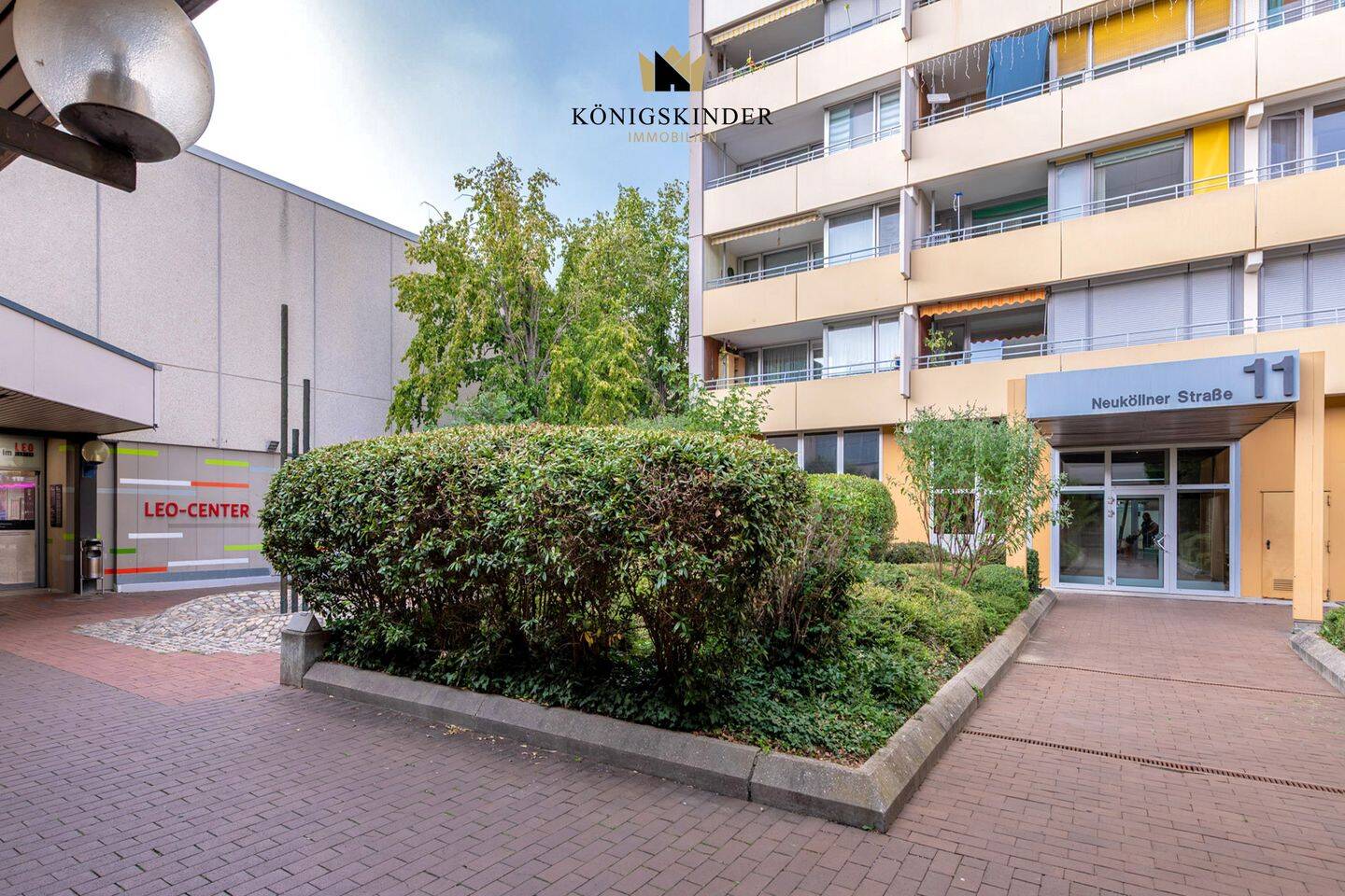 Einziehen und genießen: Komplett modernisierte Aussichtswohnung am Leo-Center!, 71229 Leonberg
