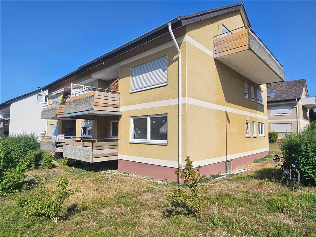 Sanieren, gestalten, wohlfühlen – sonnige Wohnung mit Balkon und Garage in Hohenmemmingen, 89537 Giengen an der Brenz