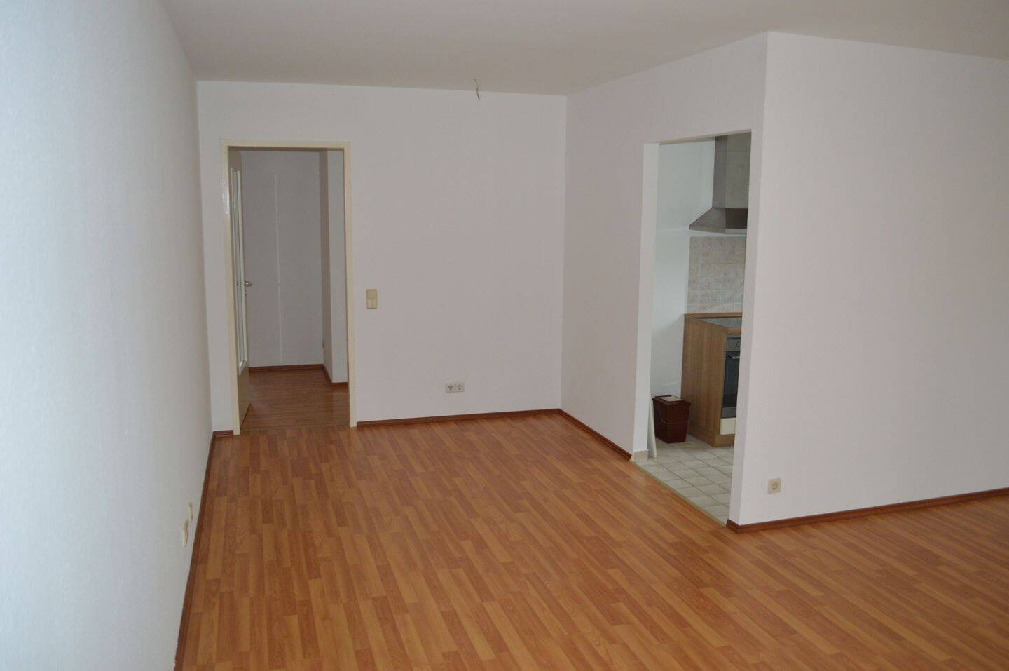 3 Zimmer Wohnung mit Balkon und Pkw Stellplatz, 12524 Berlin (Treptow-Köpenick Altglienicke Kleingartenanlage Falkenbrunn 1)