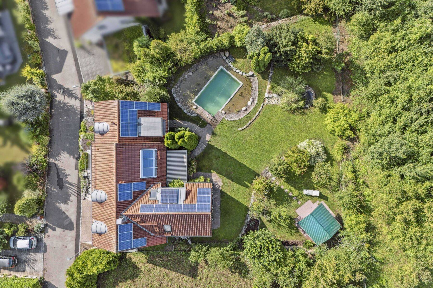 Mediterranes Flair und Lebensgefühl am Feldrand: Exklusive Villa mit Pool und Panorama, 74189 Weinsberg