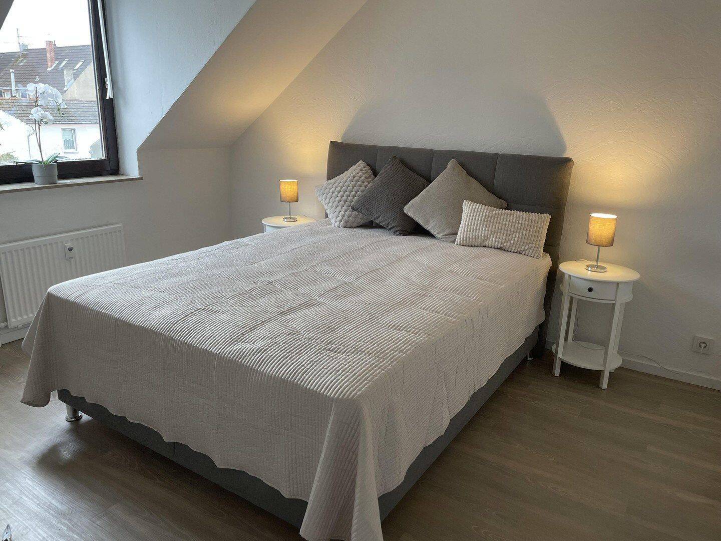 Stillvoll eingerichtete 2-Zi. Wohnung in Holweide für EXPATS u. Professionals, 51067 Köln (Mülheim Buchheim Dellbrück Holweide)