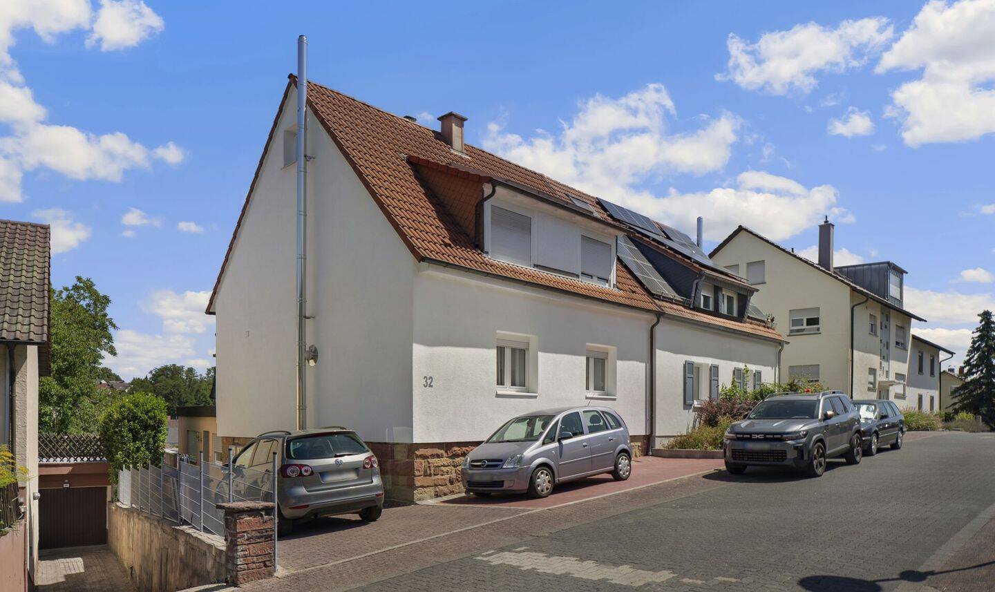 Moderne Doppelhaushälfte mit 4 großen Zimmern und 2 Stellplätzen in Karlsruhe Hohenwettersbach, 76228 Karlsruhe