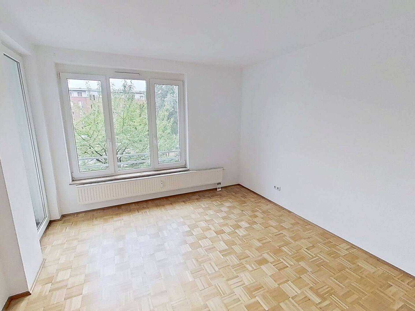 +Balkon, Stellplatz & Top-Anbindung: Gemütliche 2-Zimmer-Erdgeschosswohnung in Hannover+, 30539 Hannover