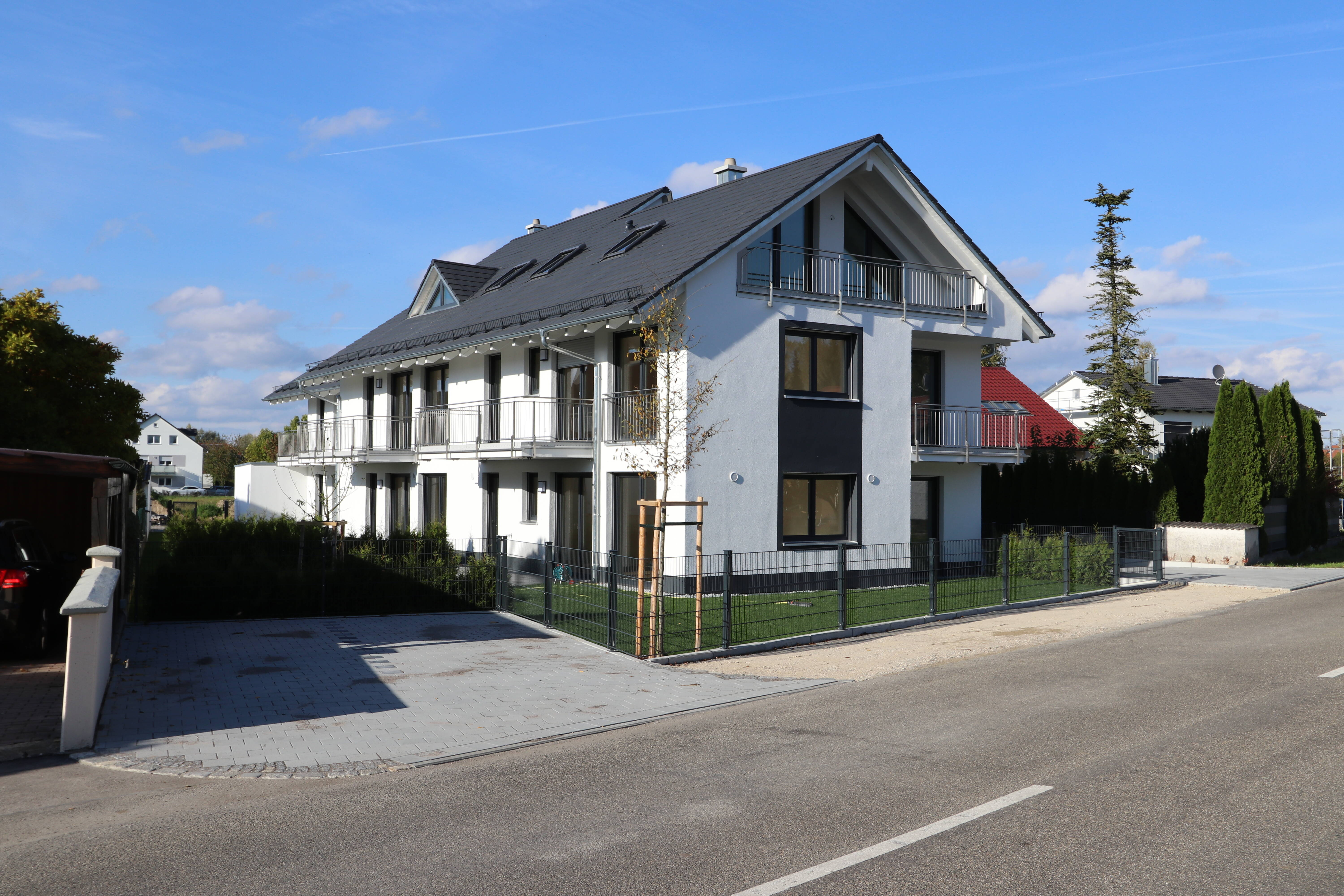 Moderne großzügige 4-Zimmer-Obergeschoss-Wohnung über zwei Ebenen mit Balkon in Pförring, 85104 Pförring