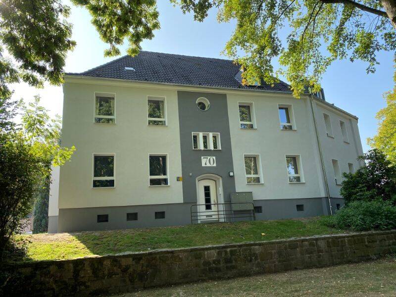 *** Attraktive Singlewohnung mit Duschbad + Loggia in grüner Lage! ***
