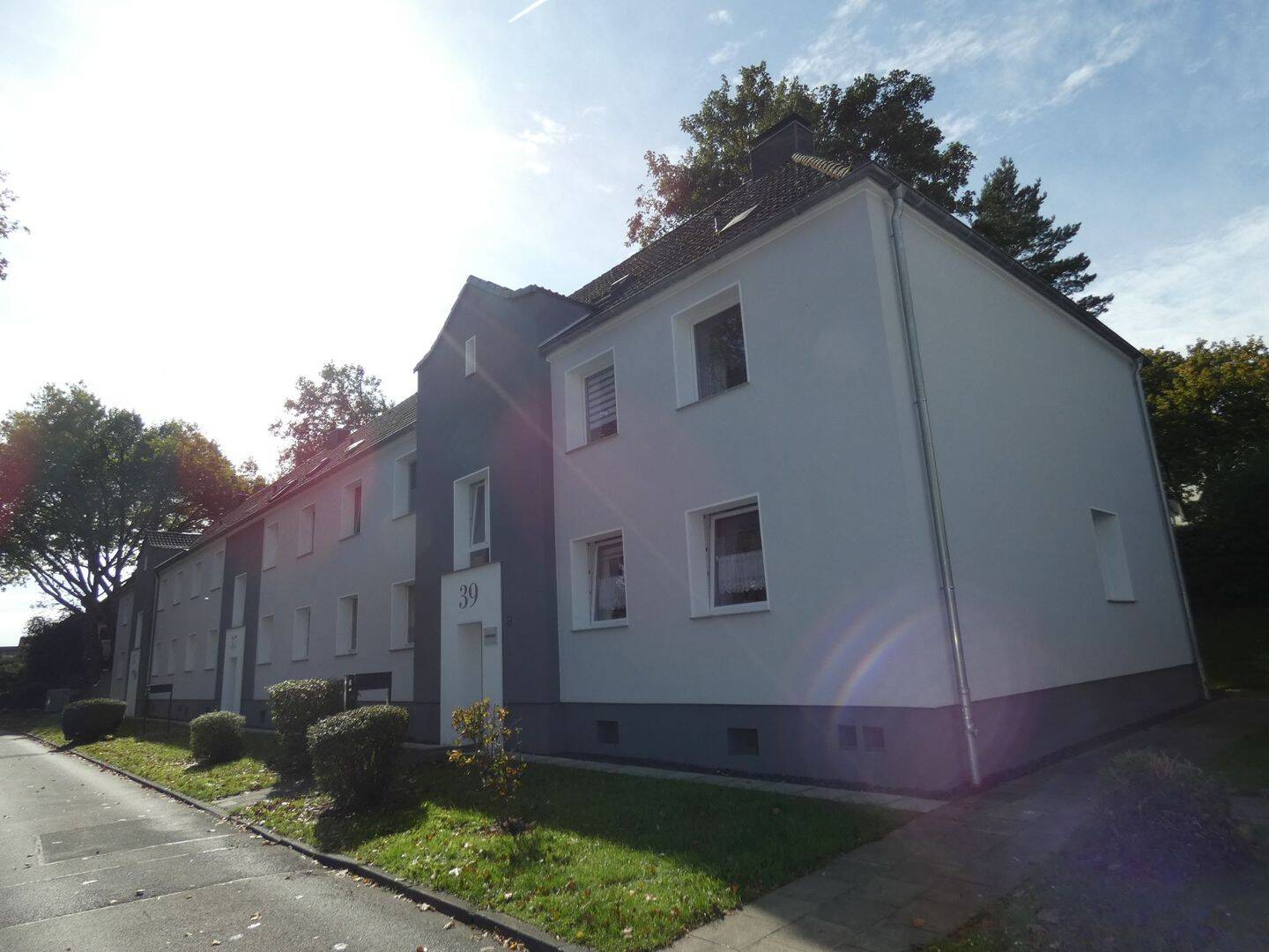 *** Charmante 2-Zi.-Wohnung zzgl. Mansarde in grüner Lage! ***, 45355 Essen (Bergeborbeck Bochold Borbeck-Mitte)