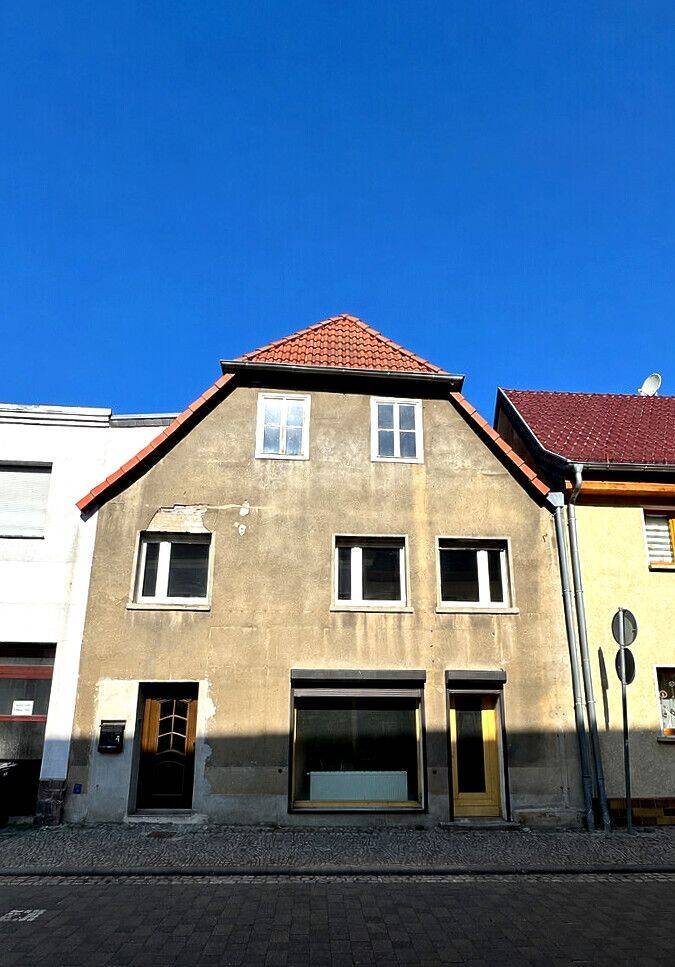Viel Platz für Ihre Ideen – Einfamilienhaus mit ehemaliger Gewerbeeinheit, 6779 Raguhn-Jeßnitz