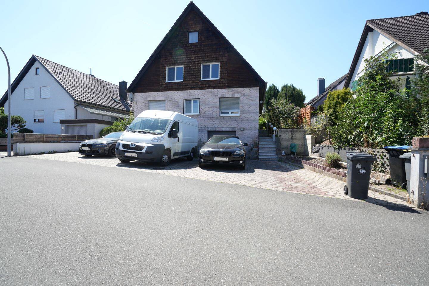 Großzügige 4-Zimmer-DG-Wohnung mit Westbalkon, Spitzboden und Gartenmitbenutzung in Forchheim, 91301 Forchheim